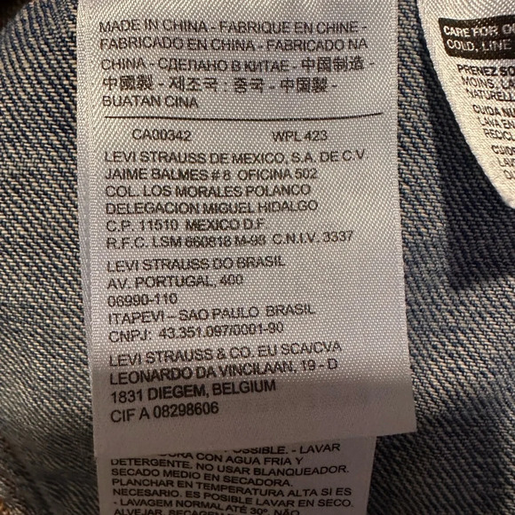 LEVI'S Vintage Trucker Jacket Studded Denim Womens Medium Light Wash - Picture 9 of 10